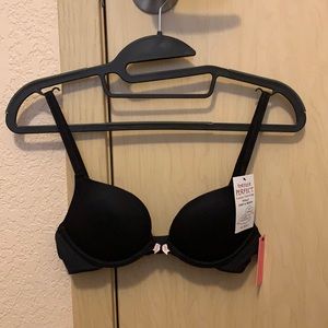 Betsey Johnson Forever Perfect Plunging PushUp Bra